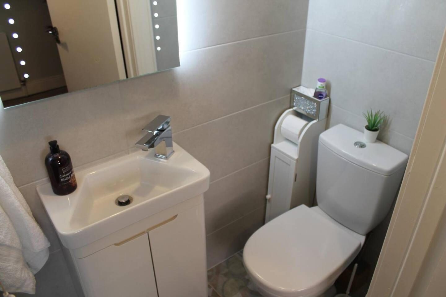 Вилла 4 Bed Boutique House Lisburn Road Белфаст Экстерьер фото